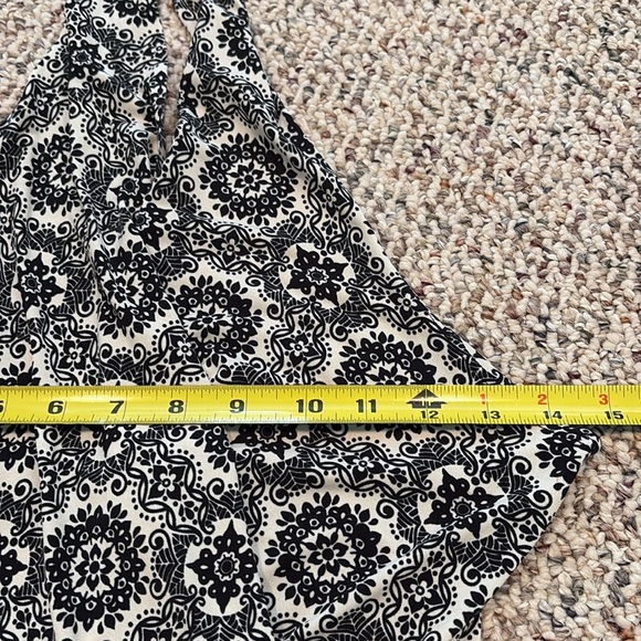 Lipstick Boutique Black and White Floral Halter Top/Dress. Small - Picture 8 of 11